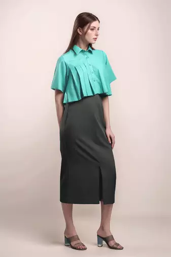 Sea green pleated cropped shirt