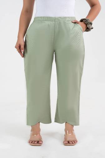 Pista green cotton  solid cargo pant