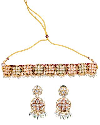 Elegant gold plated kundan choker necklace set with floral motifs, pearls, and matching earrings 4