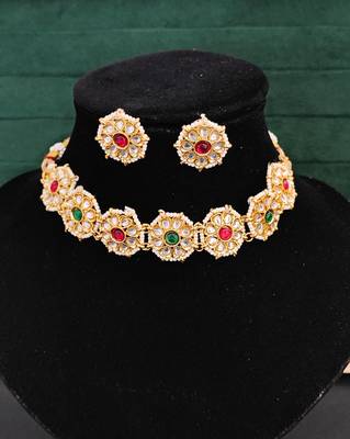 Antique gold plated choker necklace set with red green kundan stones, floral design, jewelry for all special occasions 3