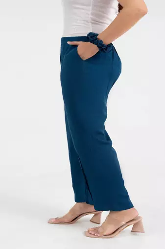 Sapphire solid viscose pant with pleated bottom