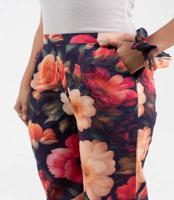 Bold floral printed cotton  pant 2
