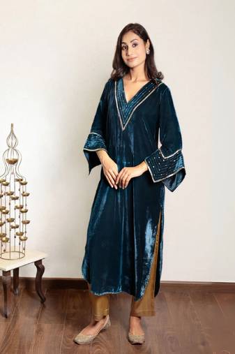 Teal hand embroidered kurta with zari detailing