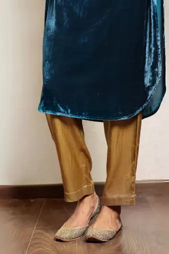 Teal hand embroidered kurta with zari detailing
