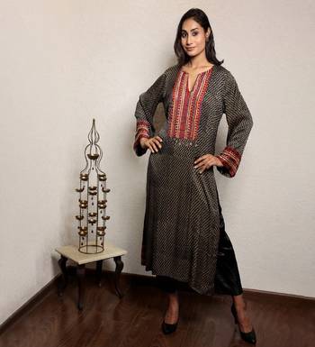 Black hand embroidered zig zag modal silk kurta 1