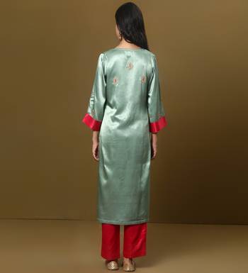 Embroidered mashru silk kurta set with dupatta 5
