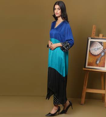 Colour block kurta set with sleeves detailing 2