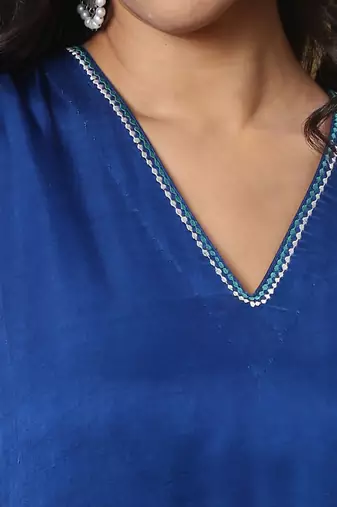 Colour block kurta set with sleeves detailing