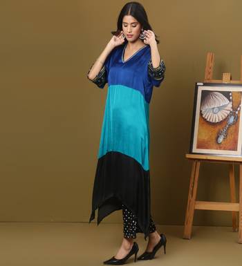 Colour block kurta set with sleeves detailing 4