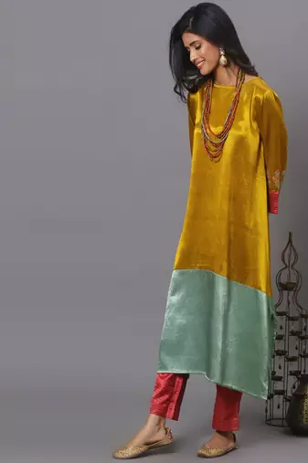 Colour block mashru silk kurta set