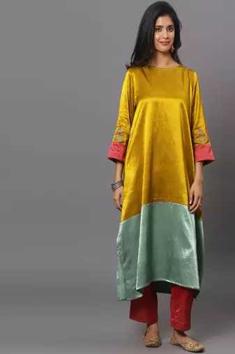 Colour block mashru silk kurta set