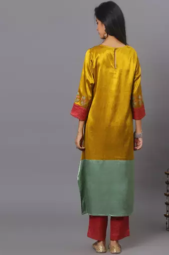 Colour block mashru silk kurta set