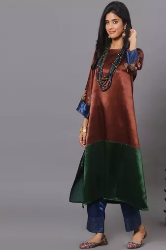 Colour block mashru silk kurta set