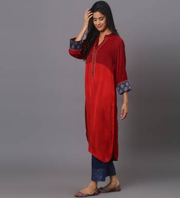Colour block kurta set with sleeves detailing 2