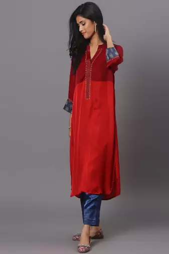 Colour block kurta set with sleeves detailing
