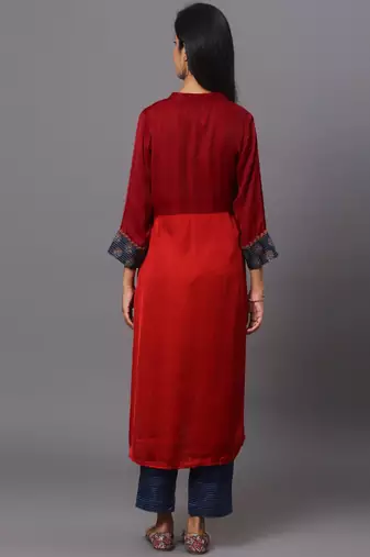 Colour block kurta set with sleeves detailing