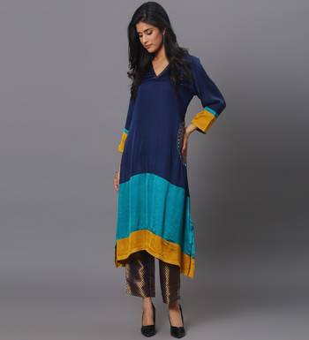 Colour block kurta set with brocade pants 1
