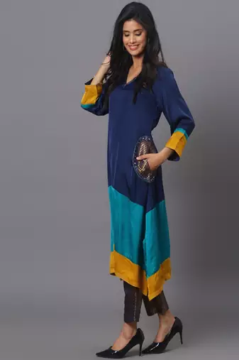Colour block kurta set with brocade pants