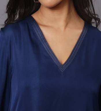 Colour block kurta set with brocade pants 3