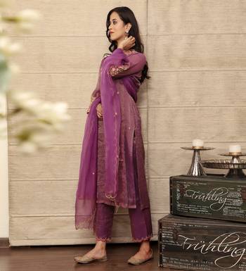 Embroidered purple metallic chanderi kurta set 2