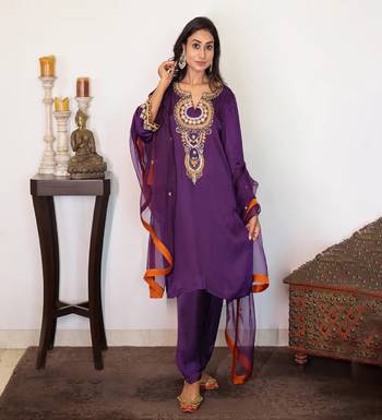 Purple modal silk embroidered kurta set with organza dupatta 1