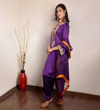 Purple modal silk embroidered kurta set with organza dupatta 2