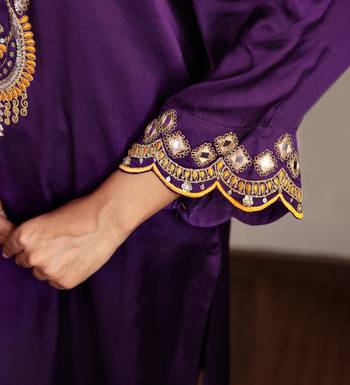 Purple modal silk embroidered kurta set with organza dupatta 4