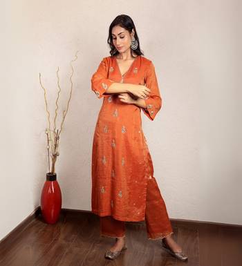 Orange tissue chanderi hand embroidered kurta set with dupatta 1