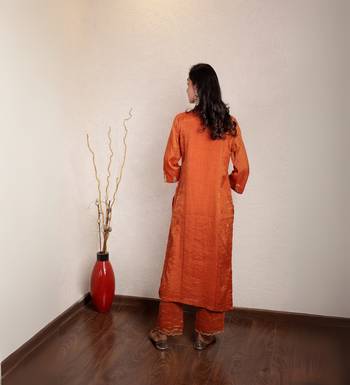 Orange tissue chanderi hand embroidered kurta set with dupatta 5