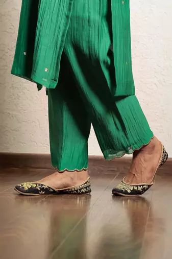 Green chanderi hand embroidered kurta set with dupatta