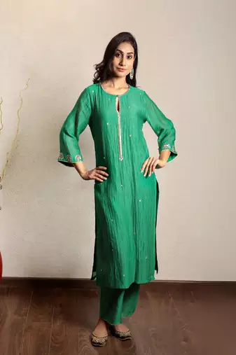 Green chanderi hand embroidered kurta set with dupatta
