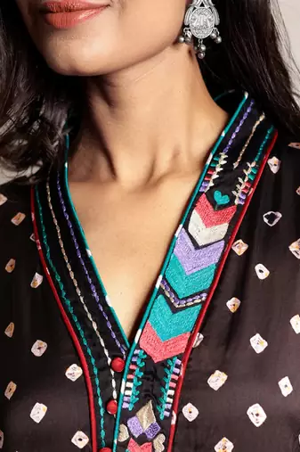 Black bandhani kurta set with thread work