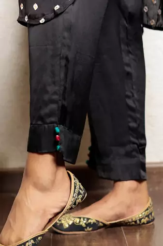 Black bandhani kurta set with thread work