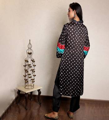 Black bandhani kurta set with thread work 5