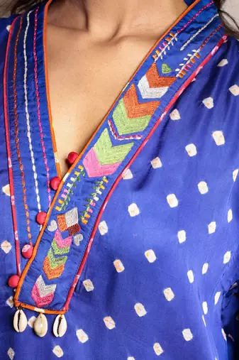 Blue bandhani kurta set with thread work