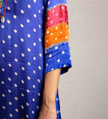 Blue bandhani kurta set with thread work 3