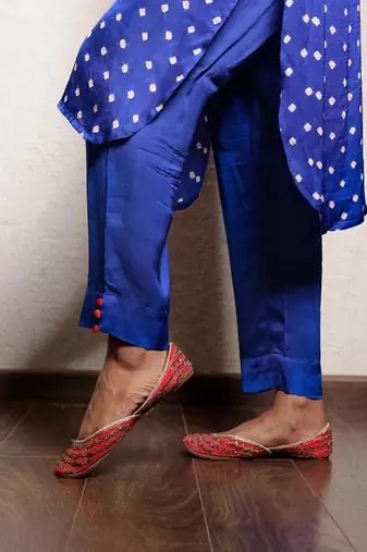 Blue bandhani kurta set with thread work