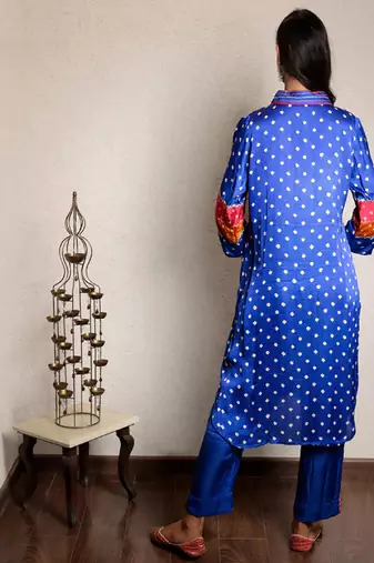 Blue bandhani kurta set with thread work