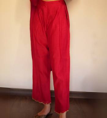 Red chanderi hand embroidered kurta set with organza dupatta 5