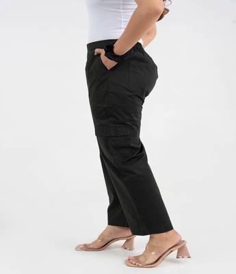 Black cotton  solid cargo pant 2