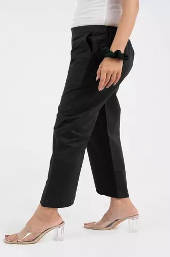 Black cotton  solid pant with leaf bottom