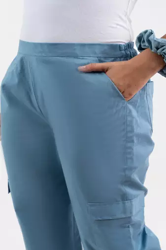 Light blue cotton  solid cargo pant