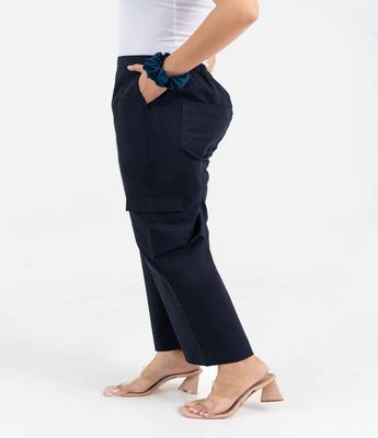 Navy blue cotton  solid cargo pant 2