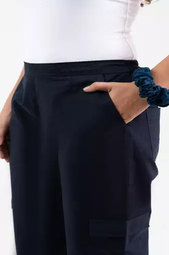 Navy blue cotton  solid cargo pant