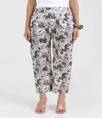 White floral all over printed cotton  pant 1