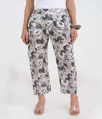 White floral all over printed cotton  pant 2
