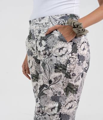 White floral all over printed cotton  pant 4