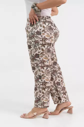 Off white floral jaal printed cotton pant