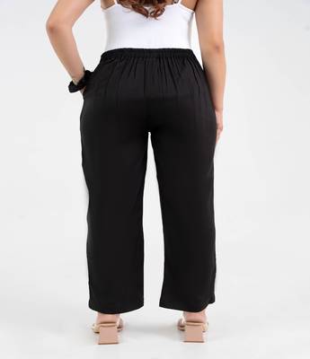 Black solid viscose pant with pleated bottom 3