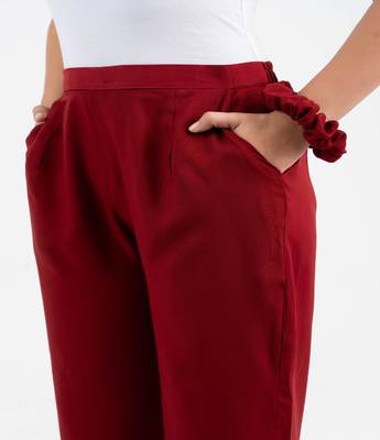 Maroon solid viscose pant with pleated bottom 4